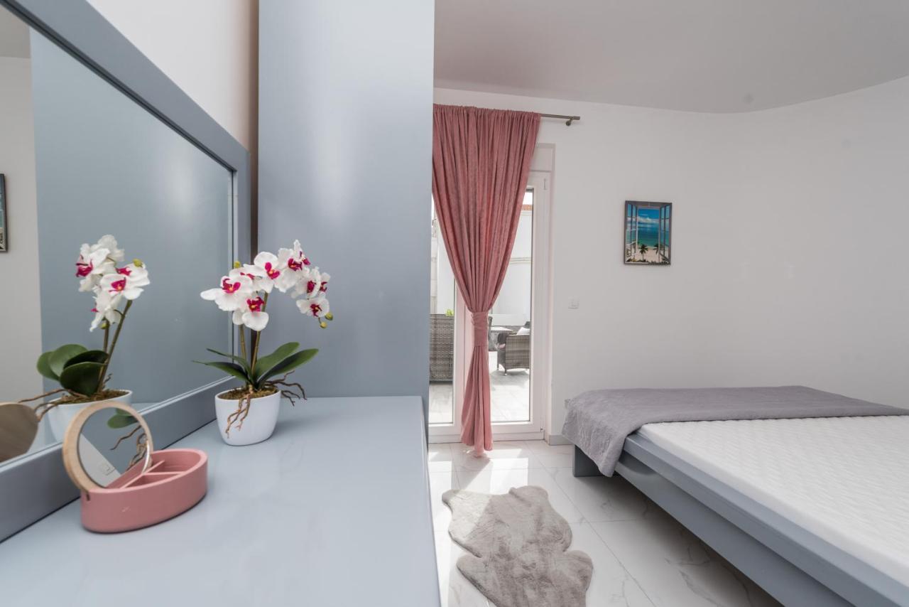 Villa Jana Luxury Apartments Novalja Kültér fotó