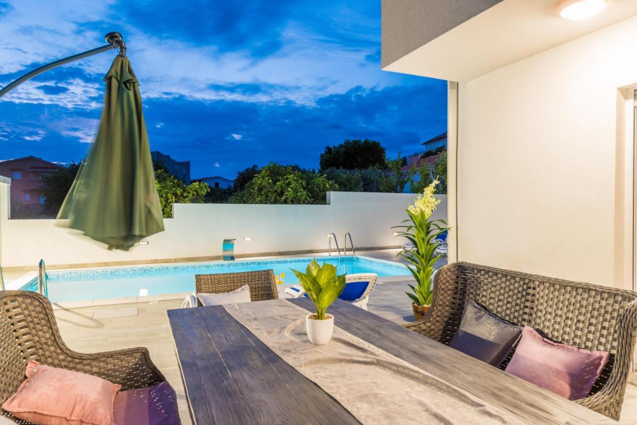 Villa Jana Luxury Apartments Novalja Kültér fotó