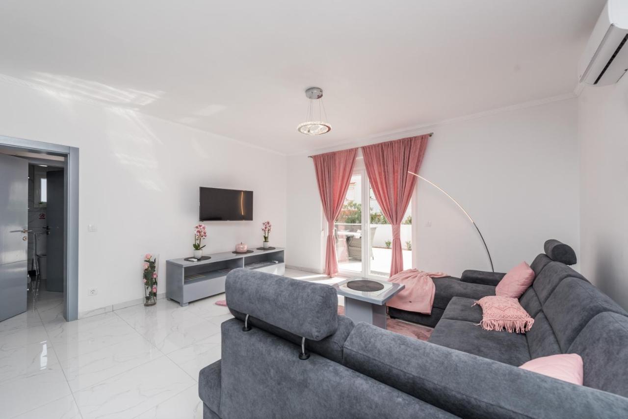 Villa Jana Luxury Apartments Novalja Kültér fotó
