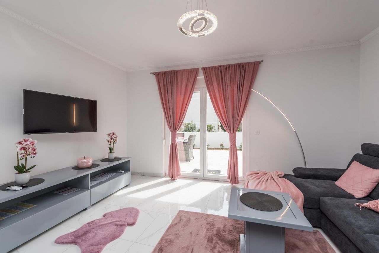Villa Jana Luxury Apartments Novalja Kültér fotó