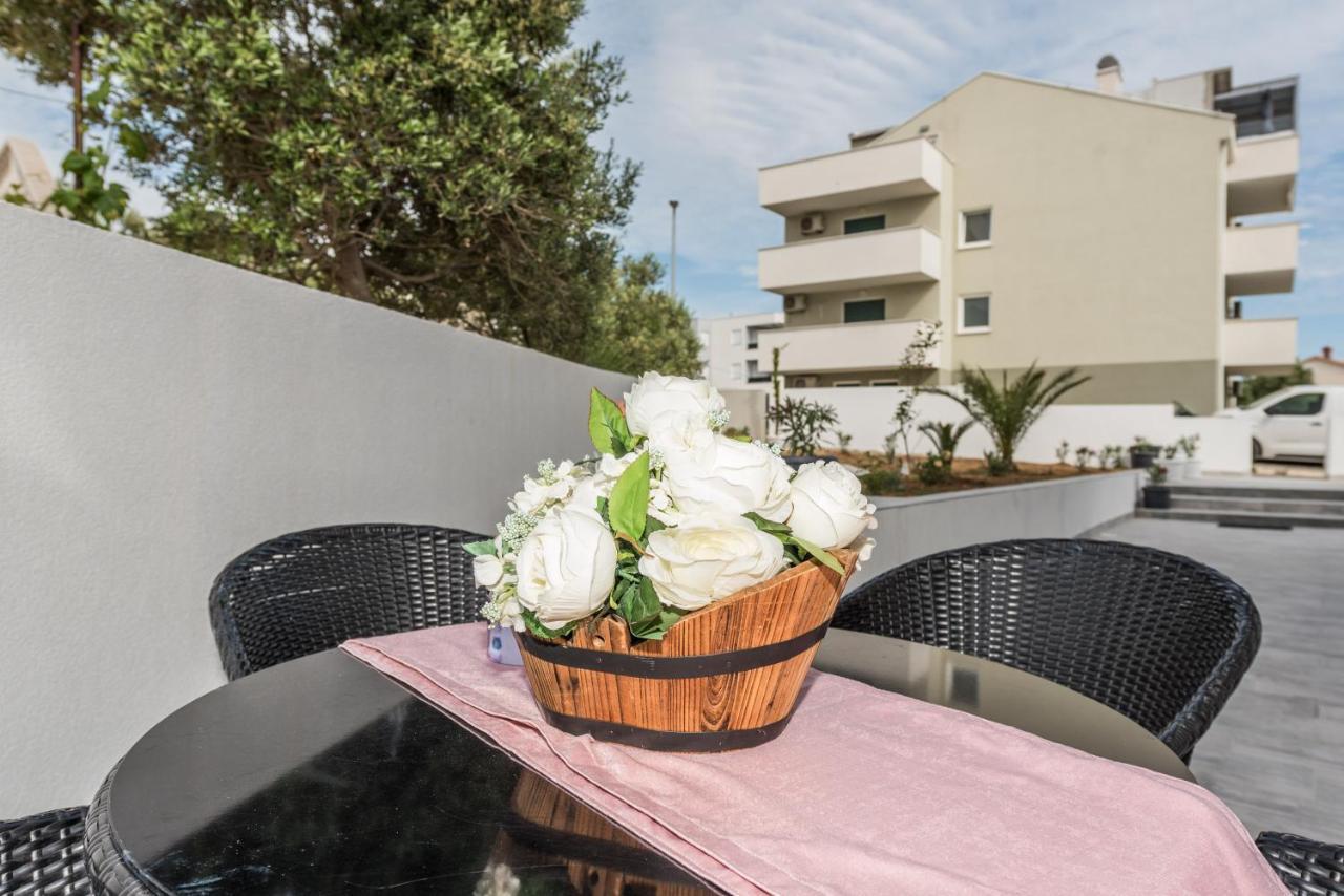 Villa Jana Luxury Apartments Novalja Kültér fotó