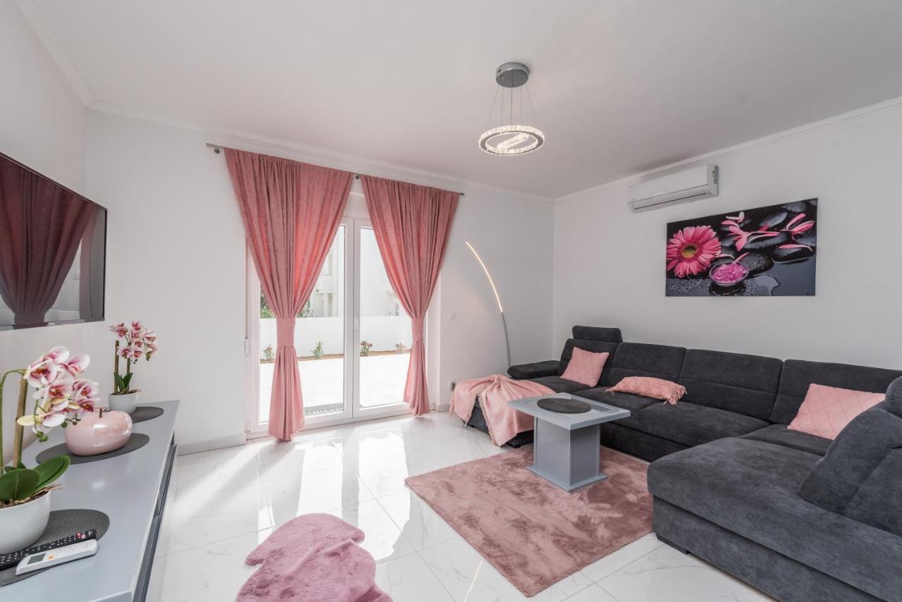 Villa Jana Luxury Apartments Novalja Kültér fotó
