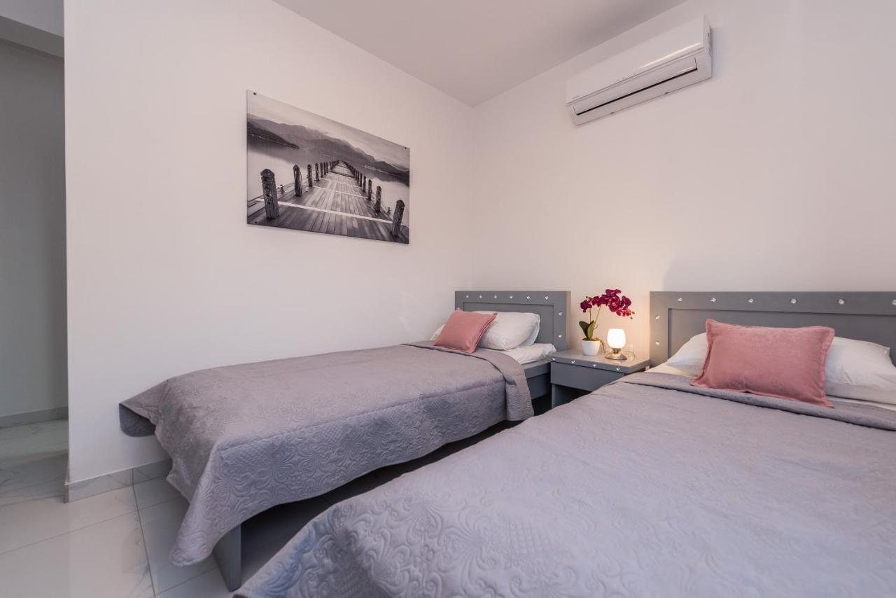 Villa Jana Luxury Apartments Novalja Kültér fotó