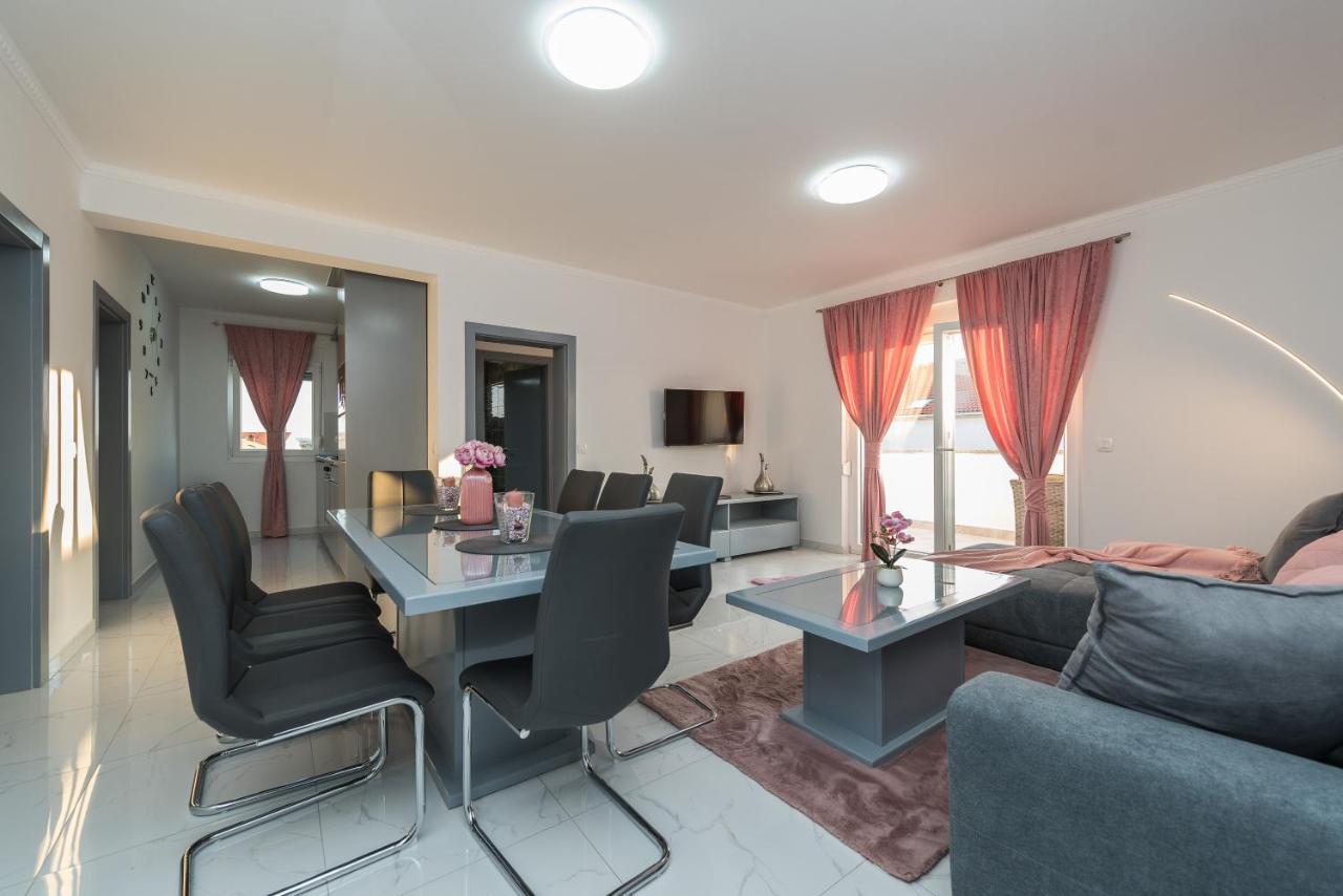 Villa Jana Luxury Apartments Novalja Kültér fotó