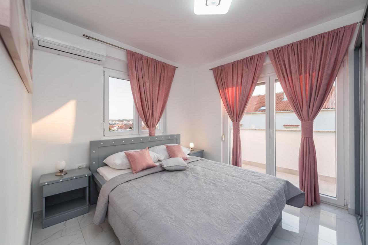Villa Jana Luxury Apartments Novalja Kültér fotó