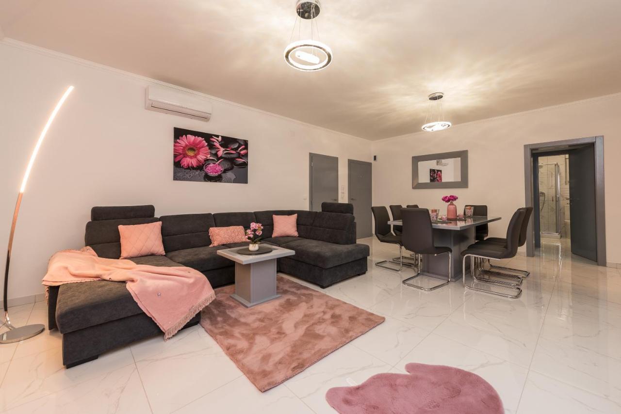 Villa Jana Luxury Apartments Novalja Kültér fotó